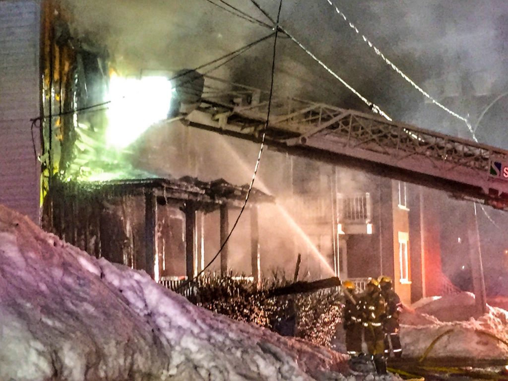 Violent incendie à SaintJosephdeSorel CJSO
