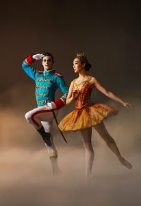 cassenoisette_damiansiqueiros_cst-cn-and-fee-vert-2-1464375285