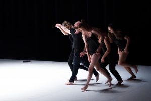 BLEU.-creation-17-Yvann-Alexandre-photo-Fabrizio-Clemente---FC-Photography-droits-rservs-6041