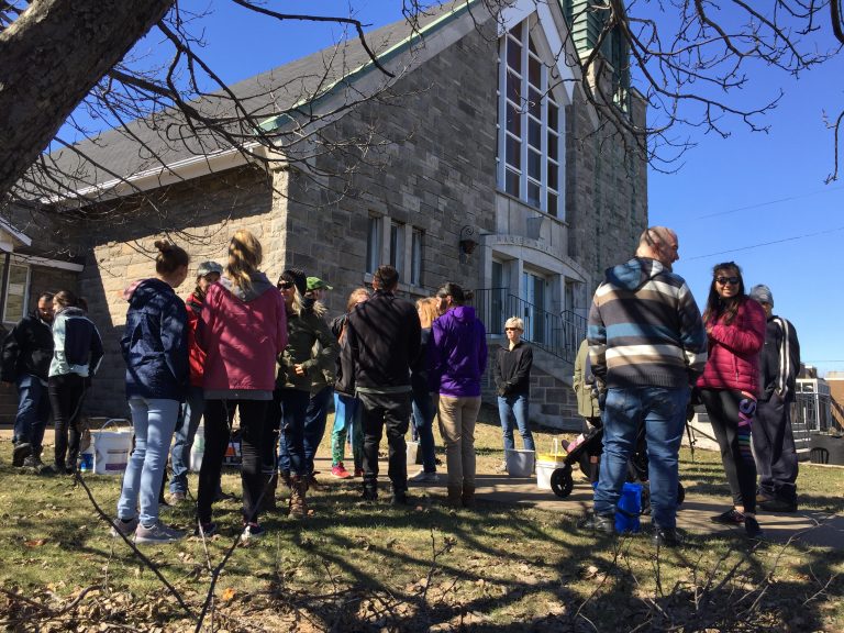 Quelques dizaines de personnes soulignent le Jour de la Terre à SaintJosephdeSorel et Sorel